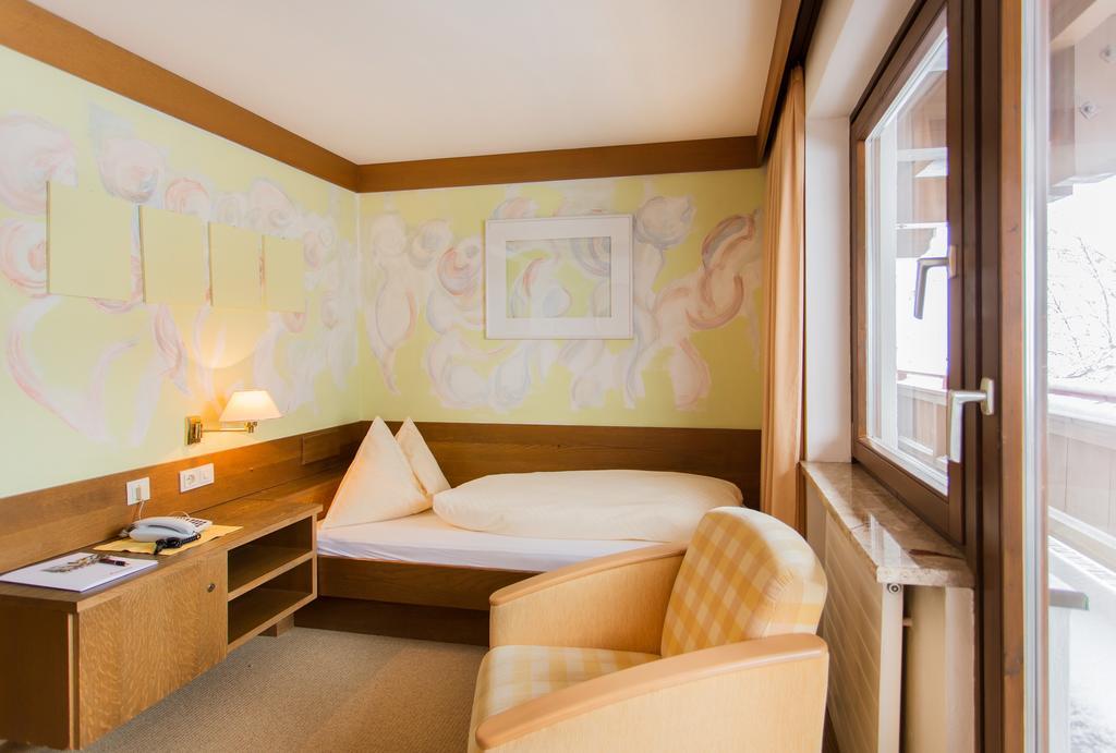 Hotel & Art Kristiana ザールバッハ・ヒンターグレム エクステリア 写真
